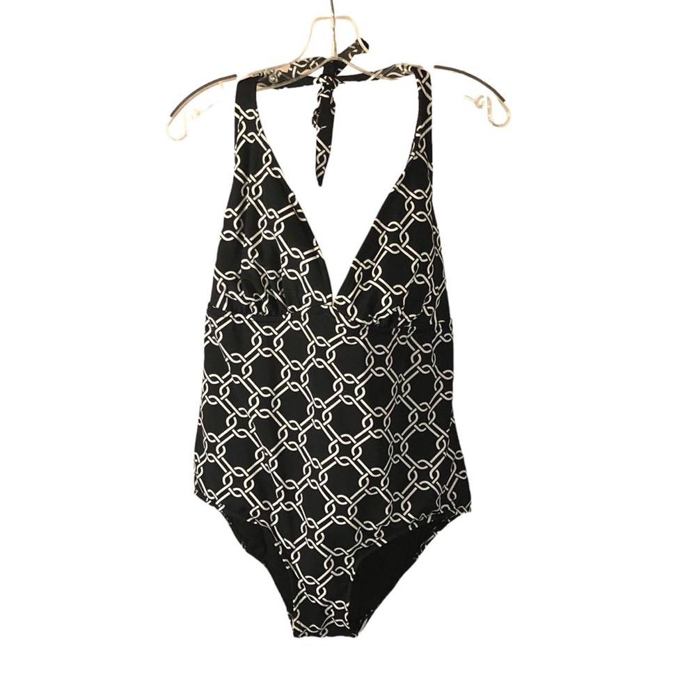 Women's Catalina Black and White Chain Link Pattern One-Piece Swimsuit. Size 16W